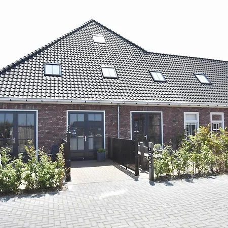 Near Groote Keeten Beach, Cleaning Included Appartement *